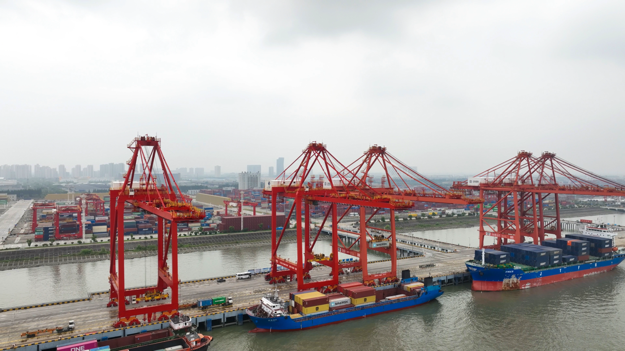 一江清水万重山丨从"小江港"到"大枢纽",苏州太仓港实现华丽转身